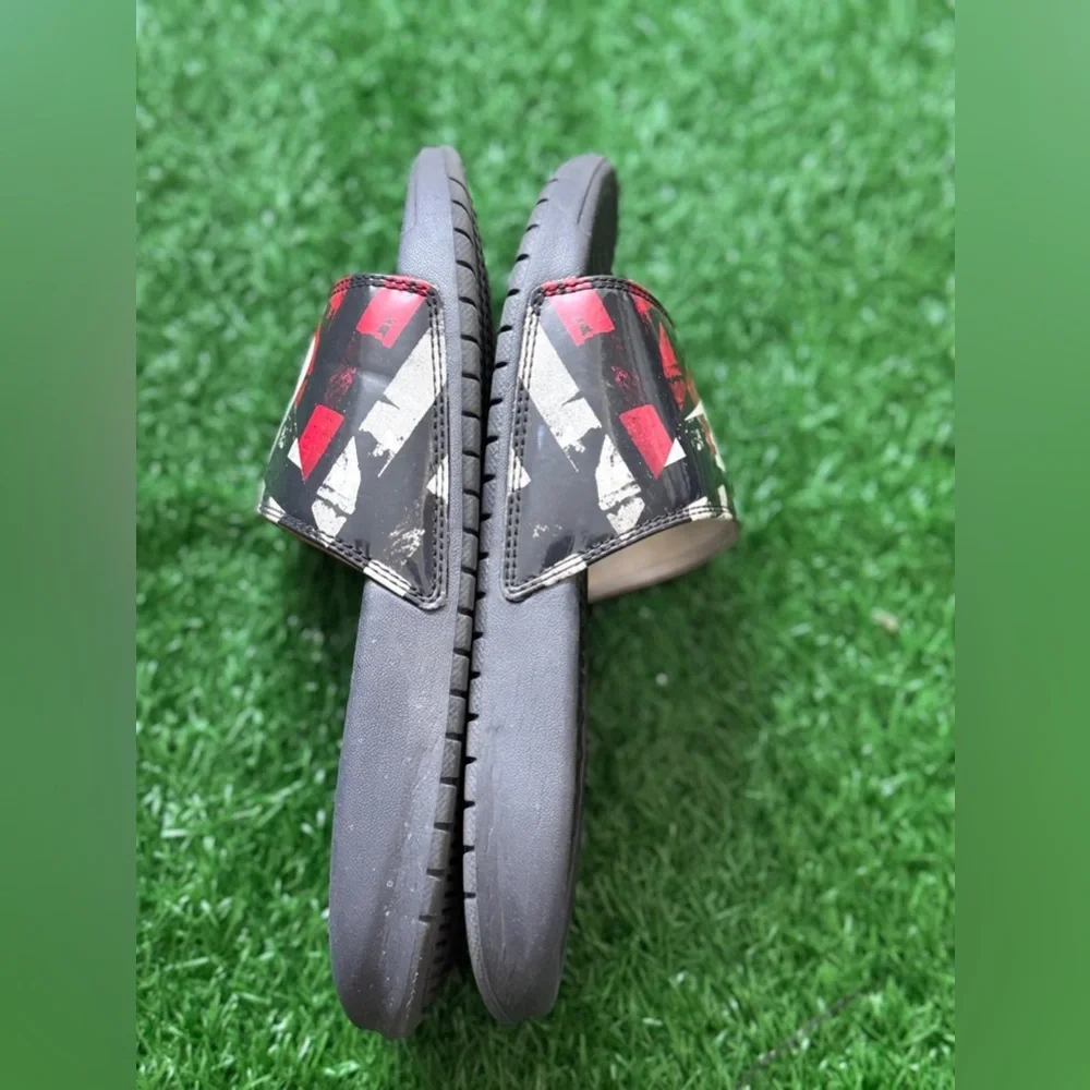 Nike Kids Black‎ and Red Slide Sandals Size 6Y
